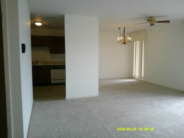 5 E Carriageway Drive 210, Hazel Crest, IL 60429