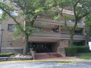 5 E Carriageway Drive 210, Hazel Crest, IL 60429