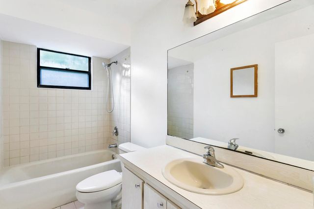 6075 Wolfe Street, Jupiter, FL 33458