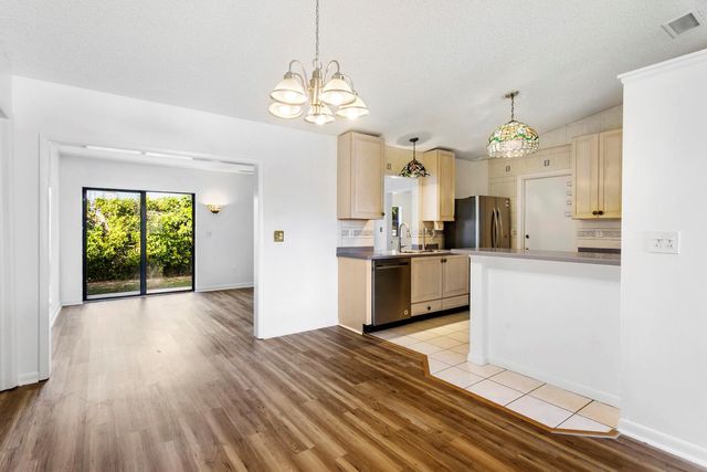 6075 Wolfe Street, Jupiter, FL 33458