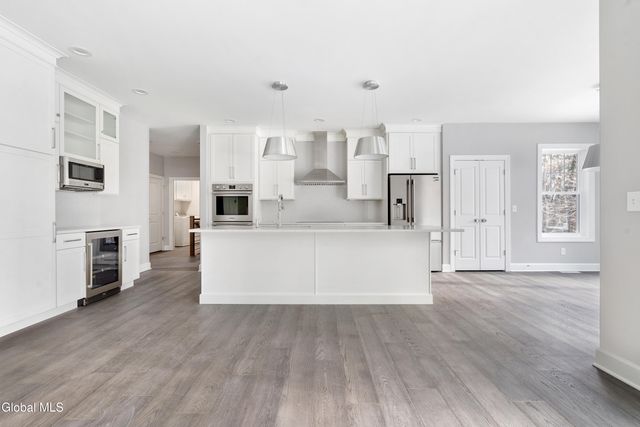 5 Northbrook Drive, Wilton, NY 12866