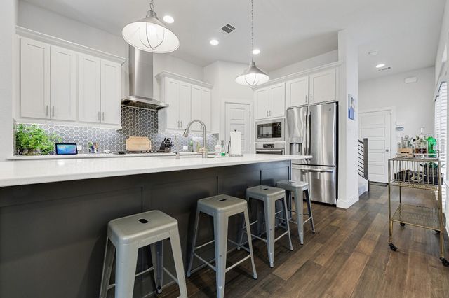 648 Aspen Valley Lane, Dallas, TX 75208