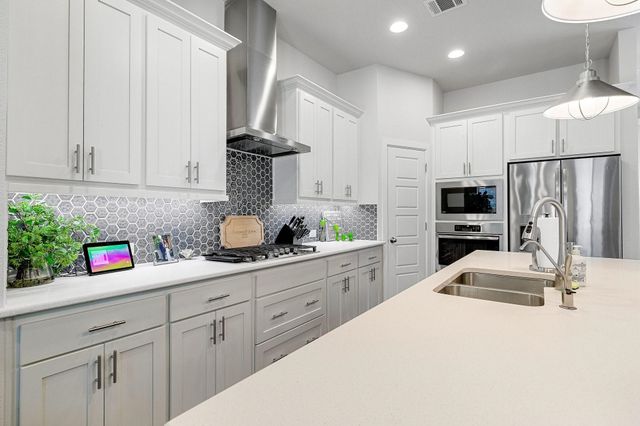 648 Aspen Valley Lane, Dallas, TX 75208