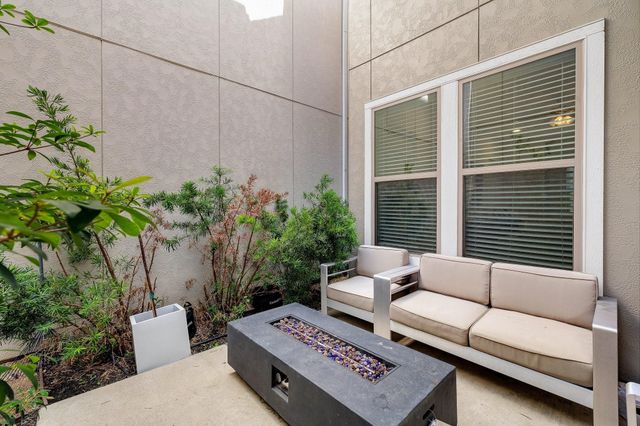 648 Aspen Valley Lane, Dallas, TX 75208