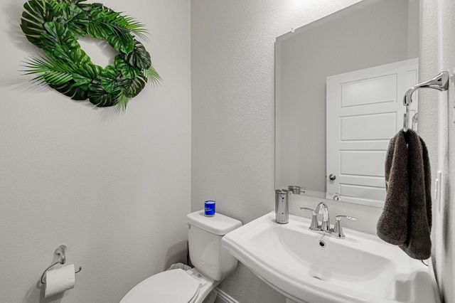 648 Aspen Valley Lane, Dallas, TX 75208