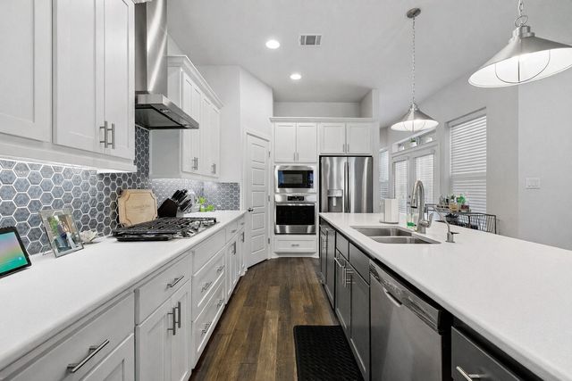 648 Aspen Valley Lane, Dallas, TX 75208