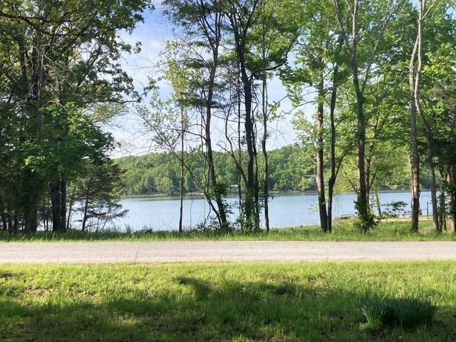 2204 E Diamond Lake Drive, Horseshoe Bend, AR 72512