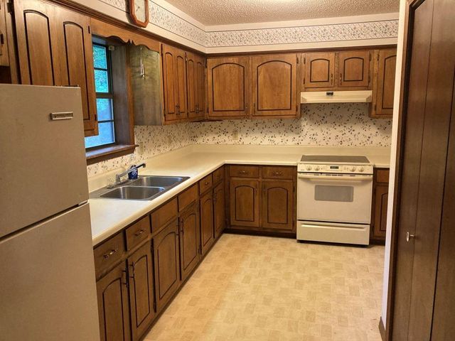2204 E Diamond Lake Drive, Horseshoe Bend, AR 72512