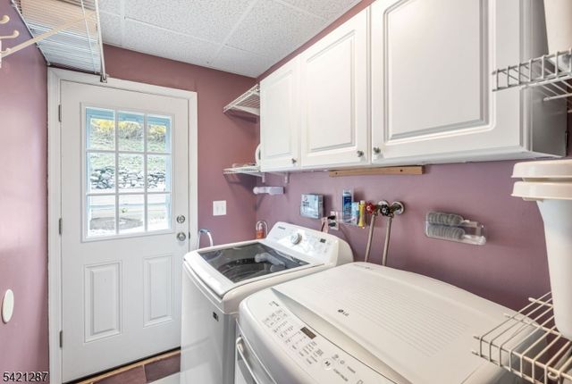 32 Schirra Dr, Wanaque Boro, NJ 07465