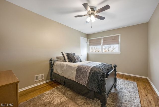 32 Schirra Dr, Wanaque Boro, NJ 07465