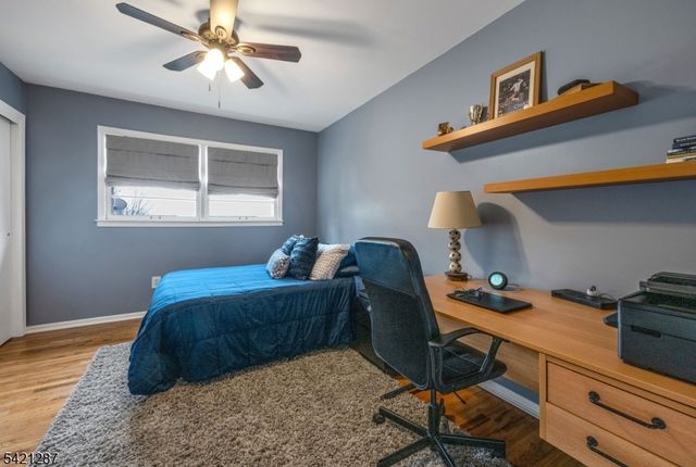 32 Schirra Dr, Wanaque Boro, NJ 07465