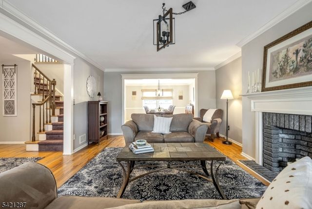 32 Schirra Dr, Wanaque Boro, NJ 07465