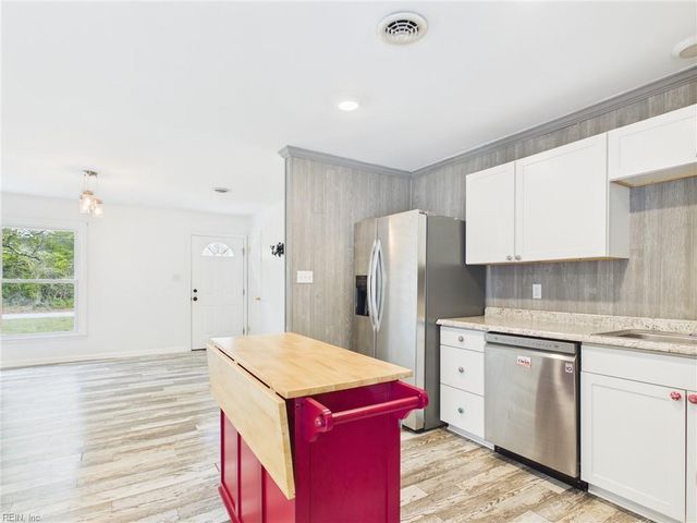 1014 Deerchase RD, Saluda, VA 23149