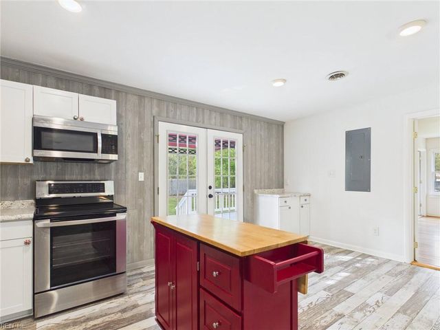 1014 Deerchase RD, Saluda, VA 23149