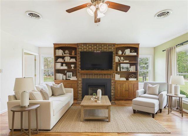1014 Deerchase RD, Saluda, VA 23149