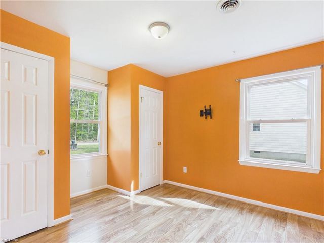 1014 Deerchase RD, Saluda, VA 23149