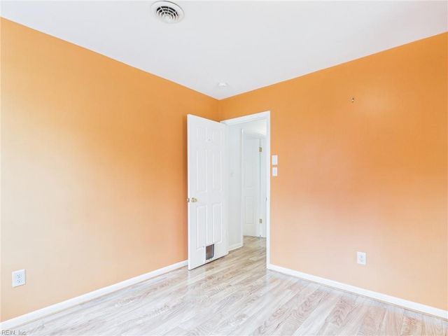1014 Deerchase RD, Saluda, VA 23149