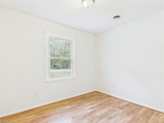 1014 Deerchase RD, Saluda, VA 23149