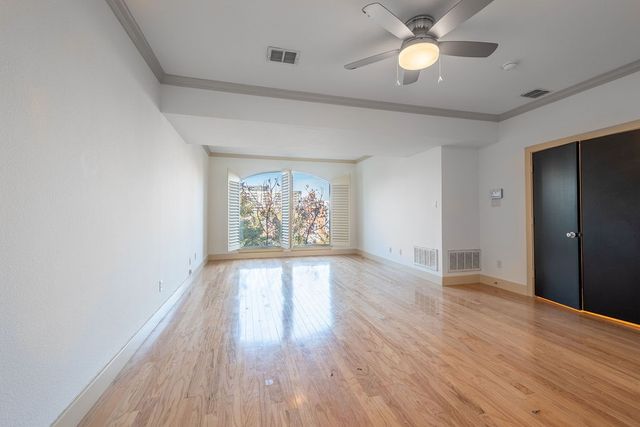 2706 Floyd Street, Dallas, TX 75204