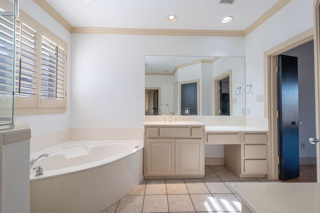 2706 Floyd Street, Dallas, TX 75204