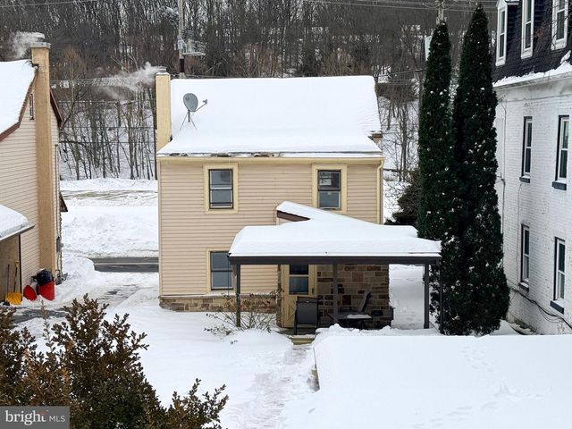 153 E WYOMISSING AVE, Mohnton, PA 19540