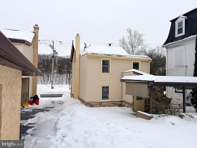 153 E WYOMISSING AVE, Mohnton, PA 19540