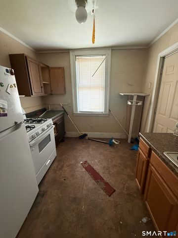 32 Clinton Avenue, New Haven, CT 06513