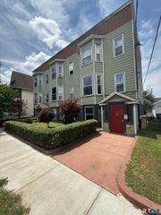 32 Clinton Avenue, New Haven, CT 06513
