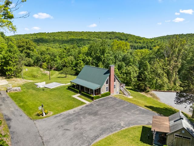 80 Walker Road, Montville, CT 06370