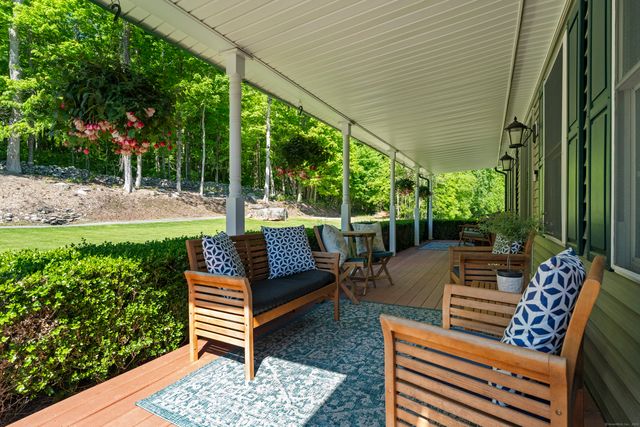 80 Walker Road, Montville, CT 06370