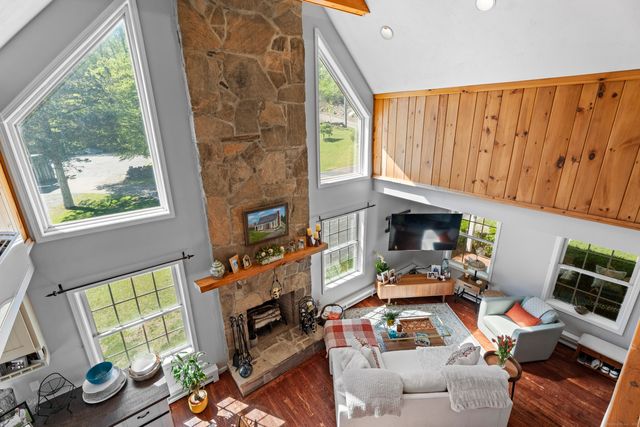 80 Walker Road, Montville, CT 06370