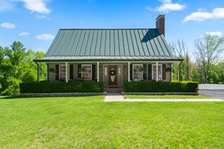 80 Walker Road, Montville, CT 06370