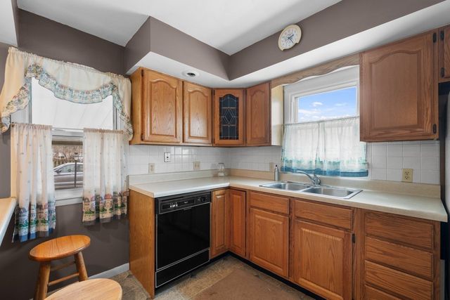 3516 18th Avenue, Rock Island, IL 61201