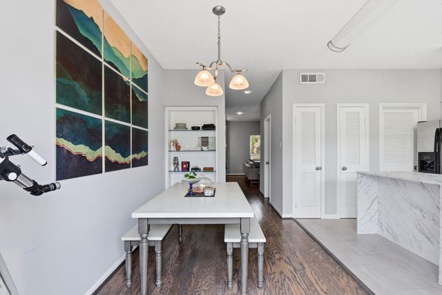 1011 Fountain View Drive, Houston, TX 77057