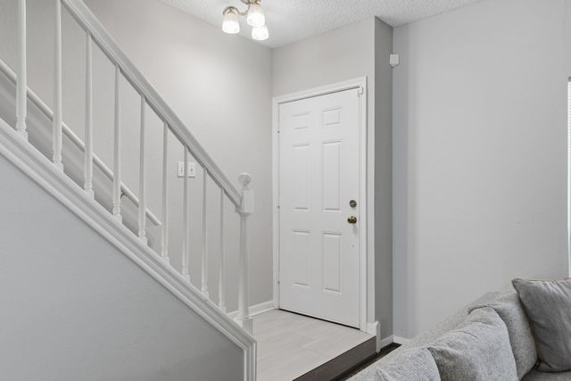 1011 Fountain View Drive, Houston, TX 77057