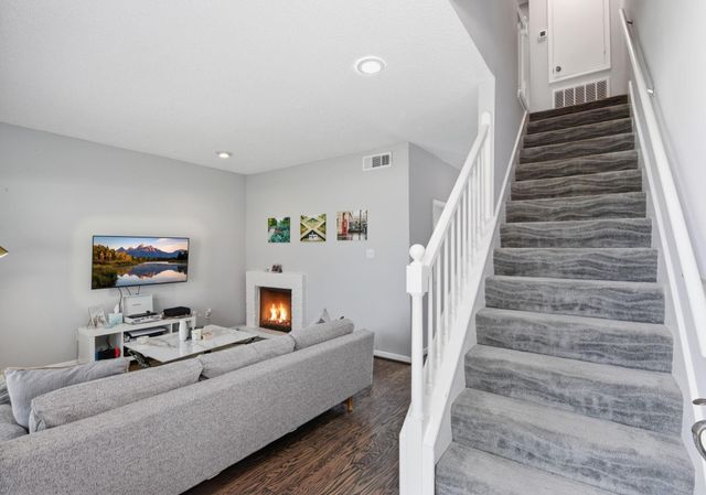 1011 Fountain View Drive, Houston, TX 77057