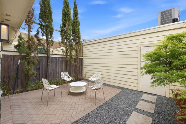 1011 Fountain View Drive, Houston, TX 77057