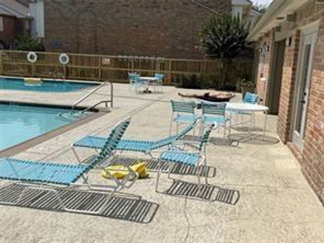 1011 Fountain View Drive, Houston, TX 77057