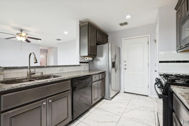 20111 Travis DR A, Lago Vista, TX 78645