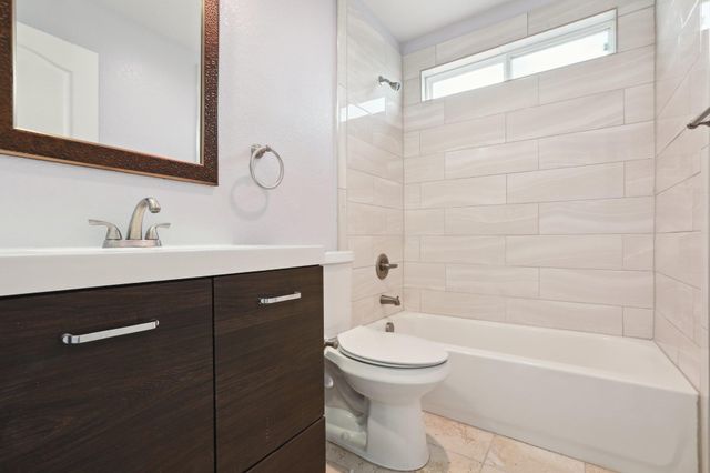 20111 Travis DR A, Lago Vista, TX 78645