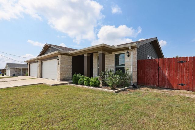 20111 Travis DR A, Lago Vista, TX 78645