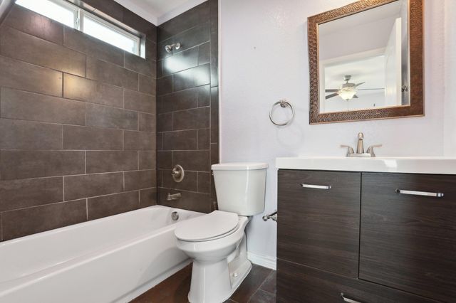 20111 Travis DR A, Lago Vista, TX 78645