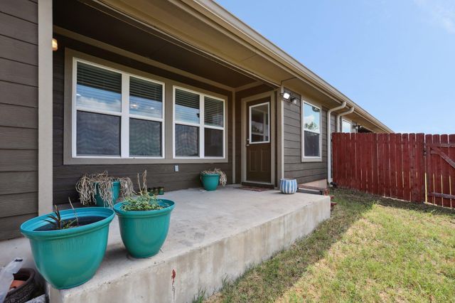 20111 Travis DR A, Lago Vista, TX 78645