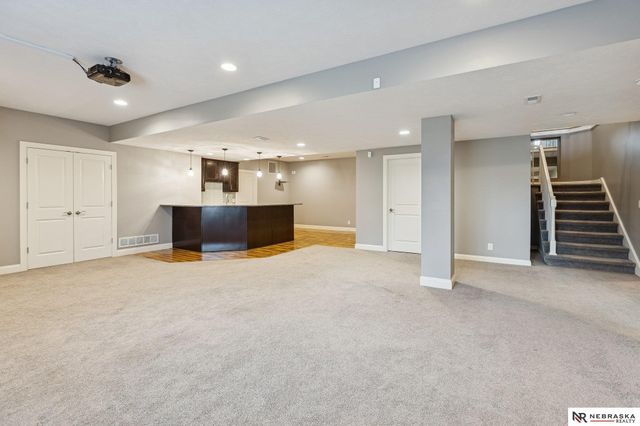 17902 Camelback Avenue, Omaha, NE 68136