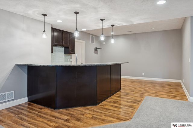 17902 Camelback Avenue, Omaha, NE 68136