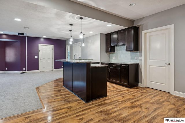 17902 Camelback Avenue, Omaha, NE 68136