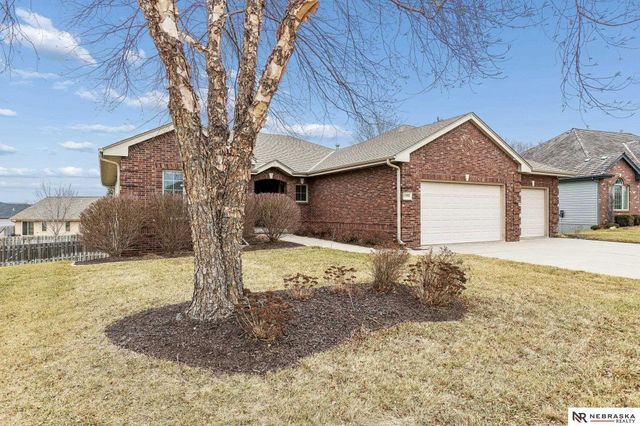 17902 Camelback Avenue, Omaha, NE 68136