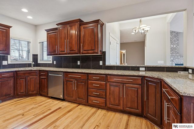 17902 Camelback Avenue, Omaha, NE 68136