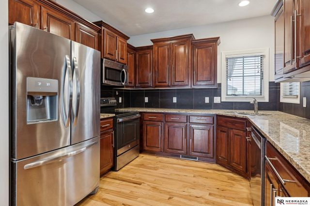 17902 Camelback Avenue, Omaha, NE 68136