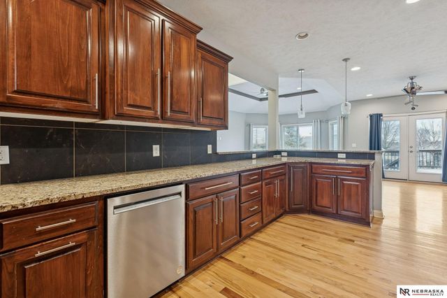 17902 Camelback Avenue, Omaha, NE 68136